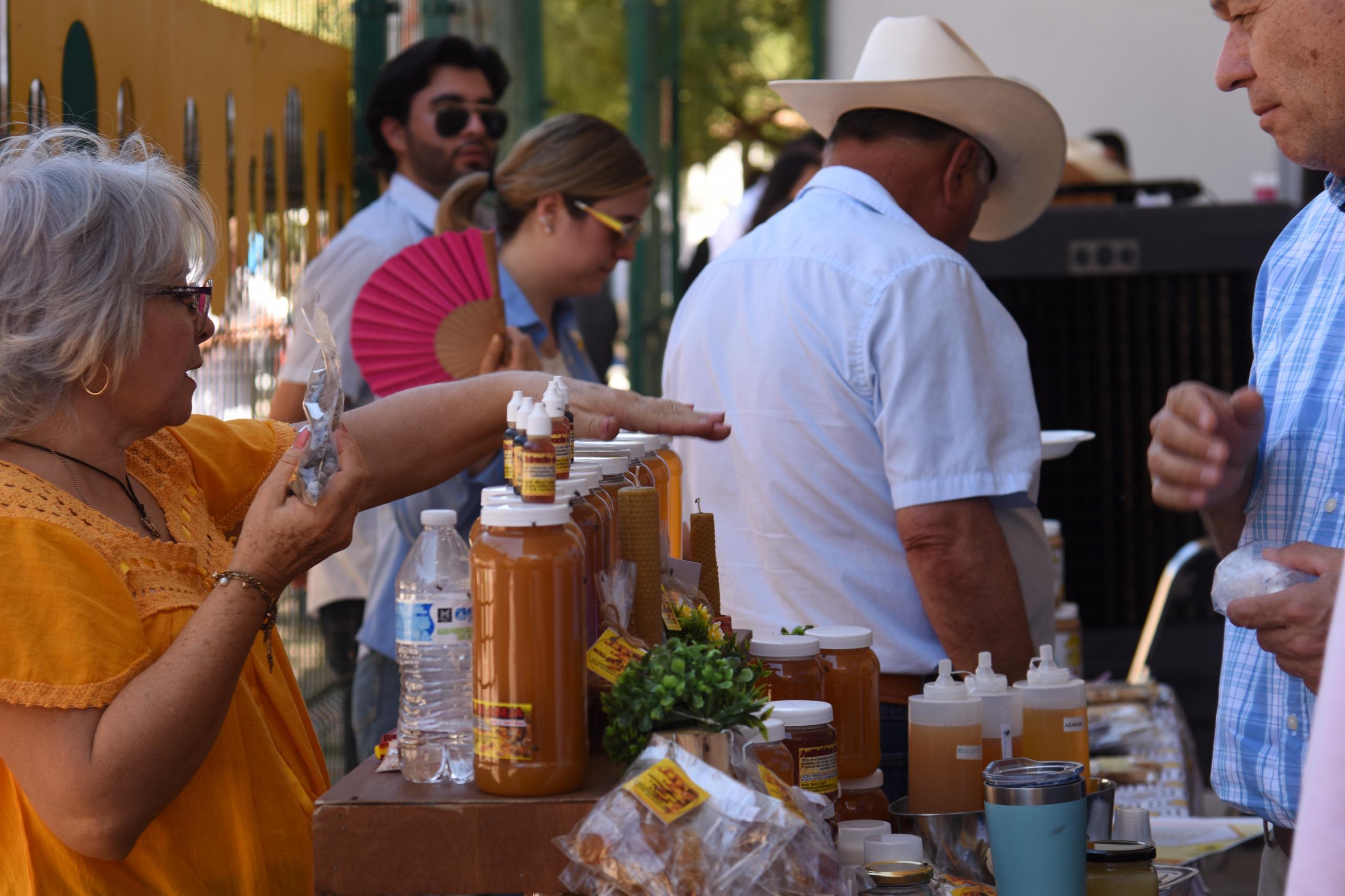 Gobierno de Sonora impulsa el Foro Regional Apícola para fortalecer la producción de miel